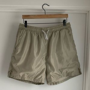 Maison Article Men’s Leisure Shorts Size Large in Champagne